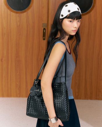 Decode Romance Woven Tote Bag Middle